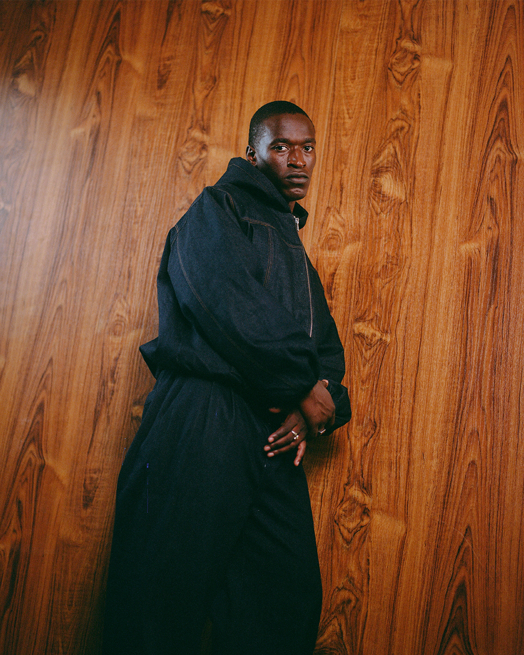 PLEATED RAW DENIM IN INDIGO